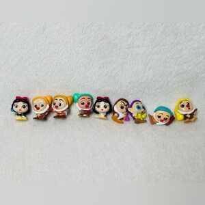 Disney Doorables Snow White and the Seven Dwarfs Doorables Mini Toys